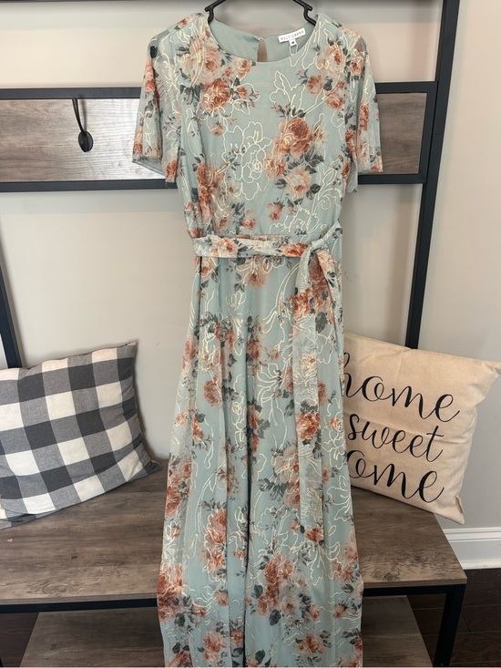 Baltic Born Dresses & Skirts - Baltic Born Katalaya Maxi Dress- Sage and Gold- NWT - Size Medium